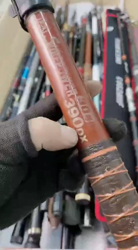 爱***达鱼竿 孤品 微瑕疵