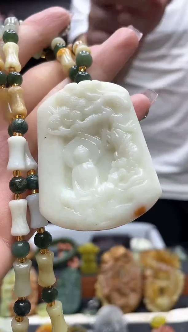 未镶嵌岫玉吊坠·