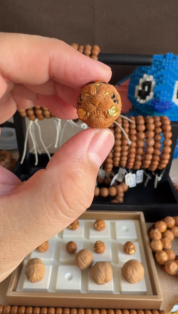 核桃24k纯金山君单颗雕刻