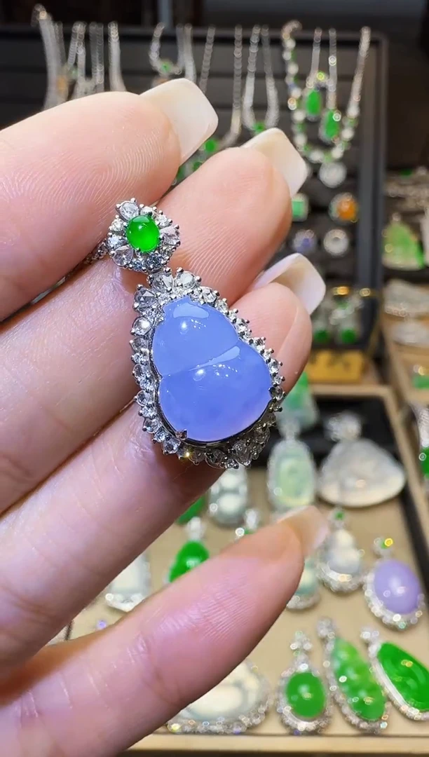 吊坠(不含链)18K金镶嵌翡翠葫芦