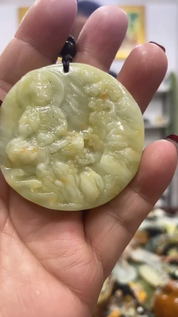 未镶嵌蛇纹石玉吊坠