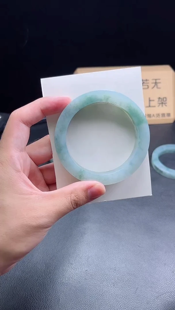 未镶嵌手镯定制翡翠豆*妈定制