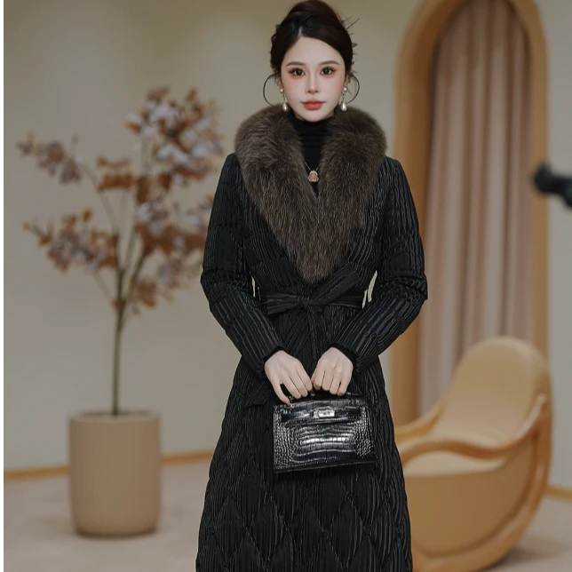 【90白鸭绒】气质优雅真狐狸毛领竖条压褶收腰显瘦羽绒服中长款