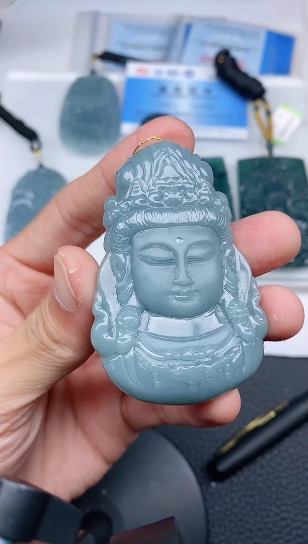 颈饰未镶嵌翡翠