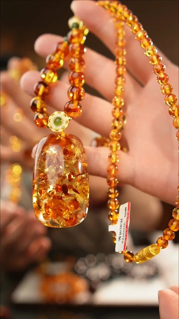 琥珀颈饰未镶嵌花珀无事牌