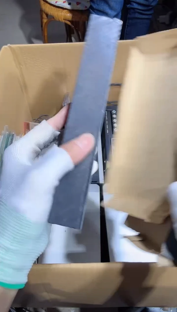 8新張**?   297中古商品，瑕疵品，不保好坏。