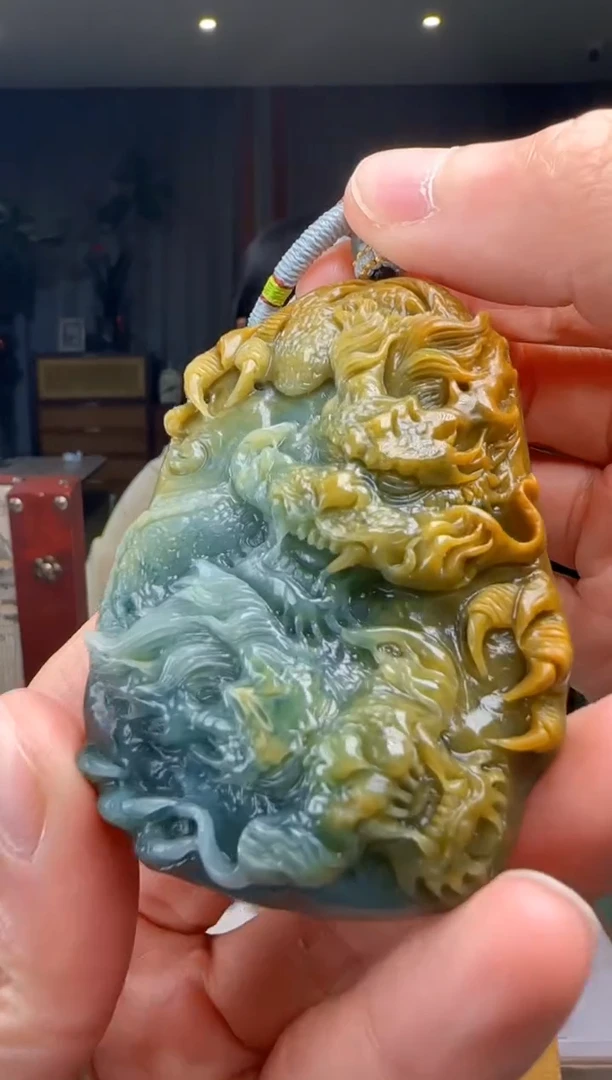 【闪购商品】翡翠吊坠(不含链)未镶嵌DY@@960Q3J15205