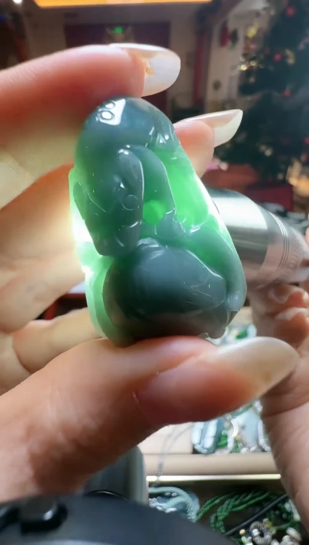 【闪购商品】翡翠吊坠(不含链)未镶嵌翡翠