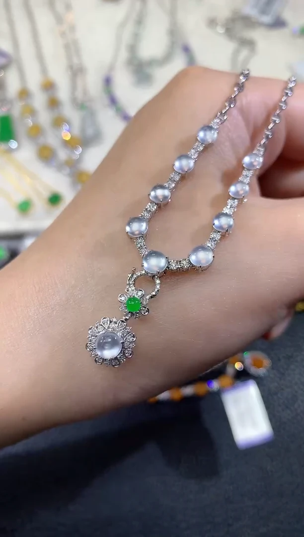 套链18K金镶嵌翡翠花**天A89