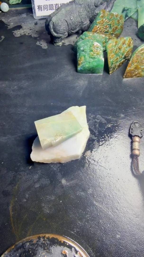 未镶嵌挂件翡翠万****！天然翡翠091