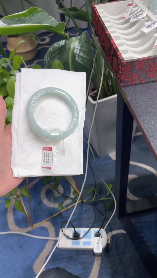 未镶嵌手镯翡翠5551****