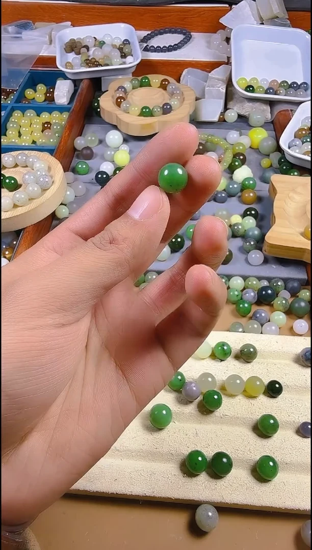 未镶嵌手链和田玉卡12俄罗斯碧玉散珠有黑点