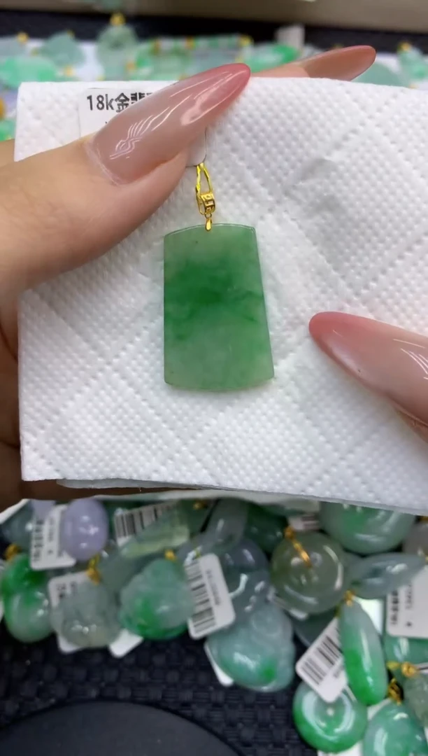 颈饰未镶嵌翡翠天然缅甸A货翡翠