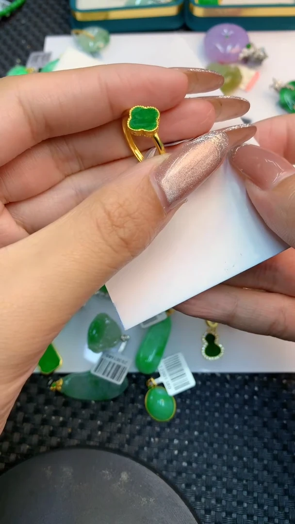 颈饰未镶嵌翡翠1