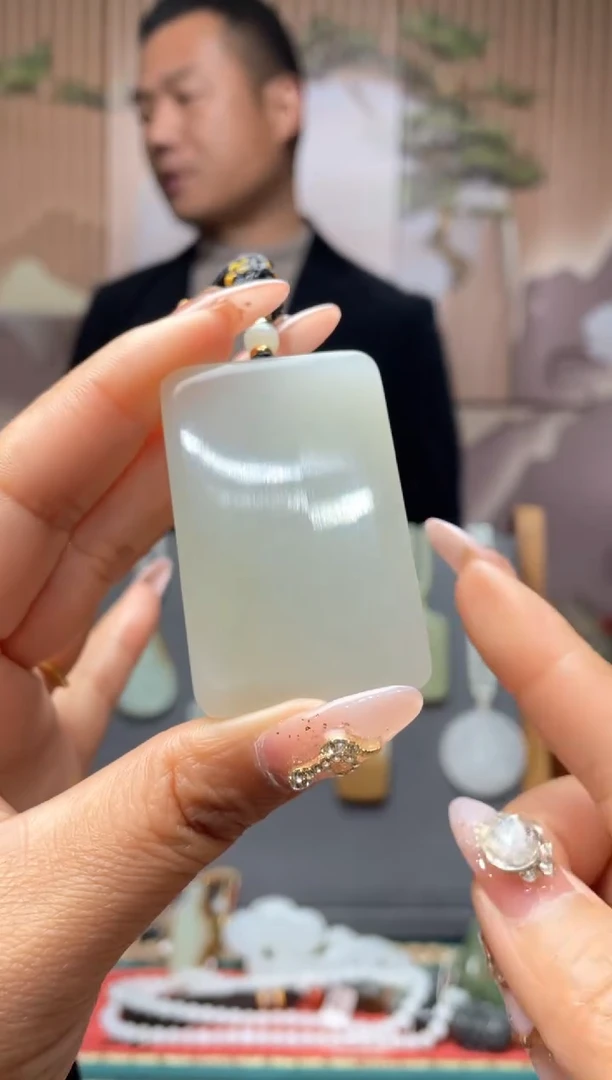 【闪购商品】和田玉颈饰未镶嵌一