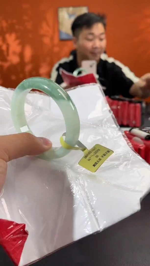 未镶嵌手镯翡翠56