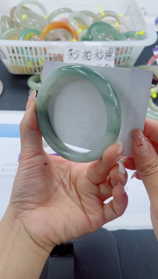 未镶嵌手镯石英质玉109-64