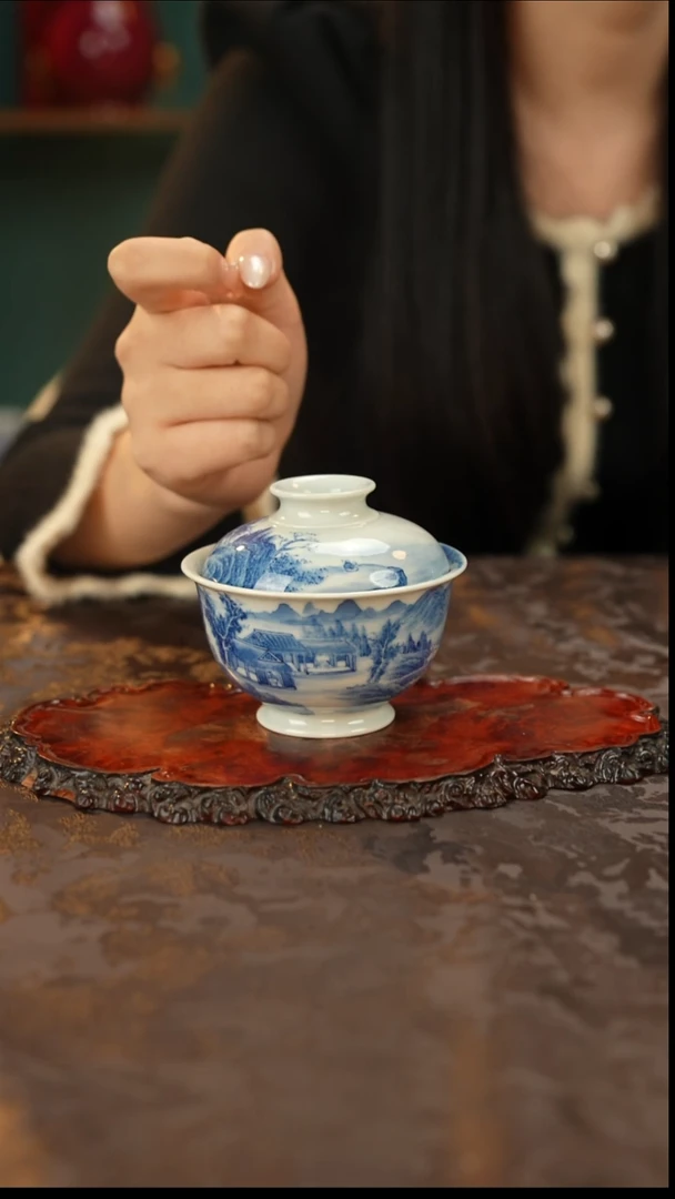 谢凯青花手绘山水盖碗