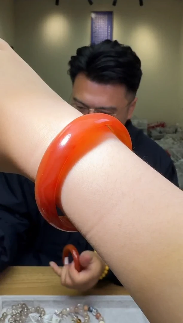 手镯玛瑙/玉髓未镶嵌多样性发一件 302 58-59圈口