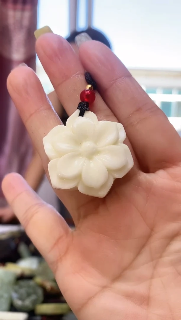 未镶嵌岫玉吊坠