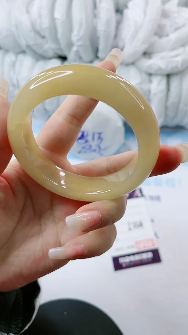 【闪购商品】石英质玉手镯未镶嵌多样性发货L234