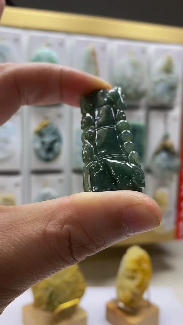翡翠未镶嵌颈饰翡翠A货2025/5/24