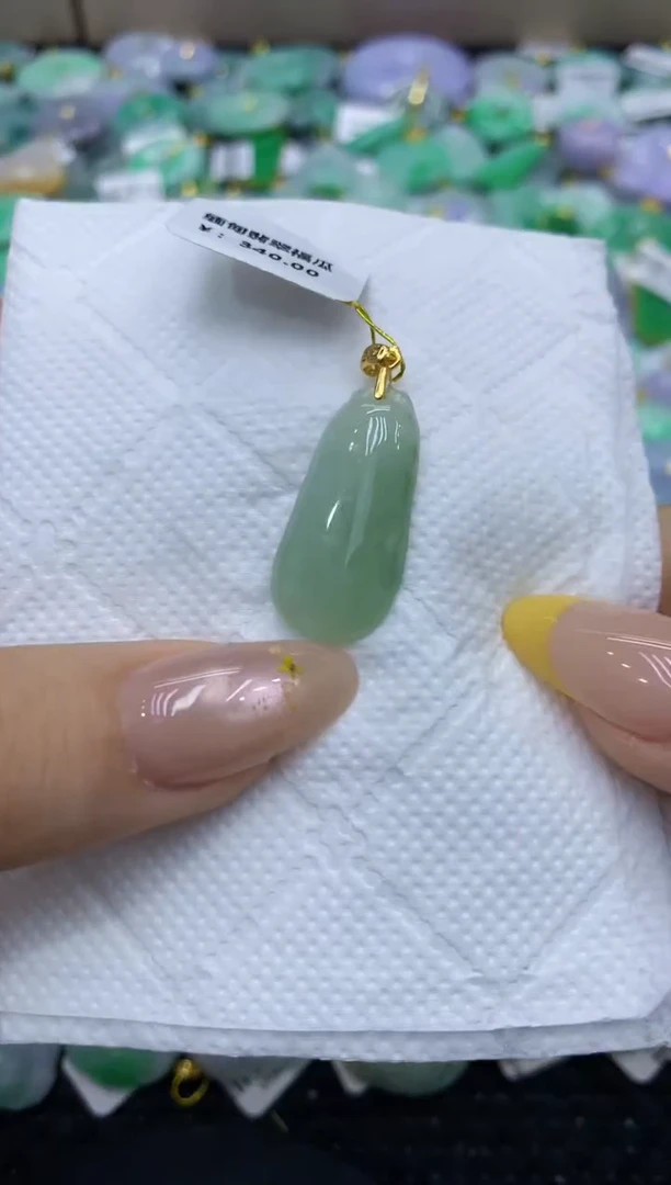 颈饰未镶嵌翡翠天然缅甸翡翠A货