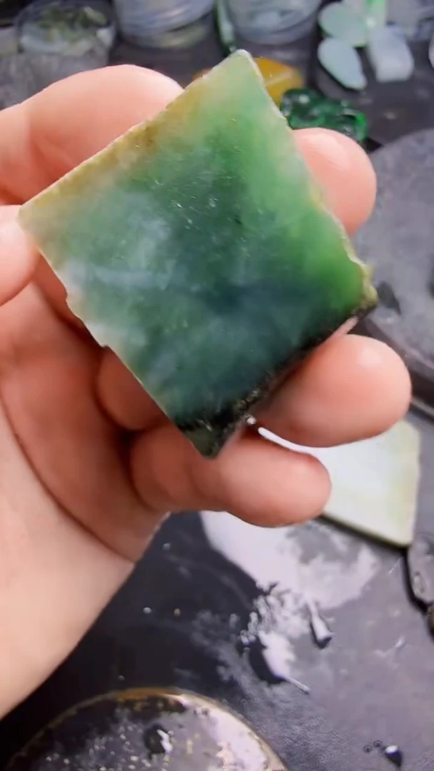 未镶嵌挂件翡翠嘿****?天然翡翠106