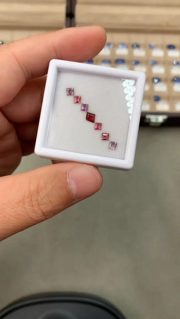 【闪购商品】定制尖晶石裸石未镶嵌1.35ct 公主方 彩色调