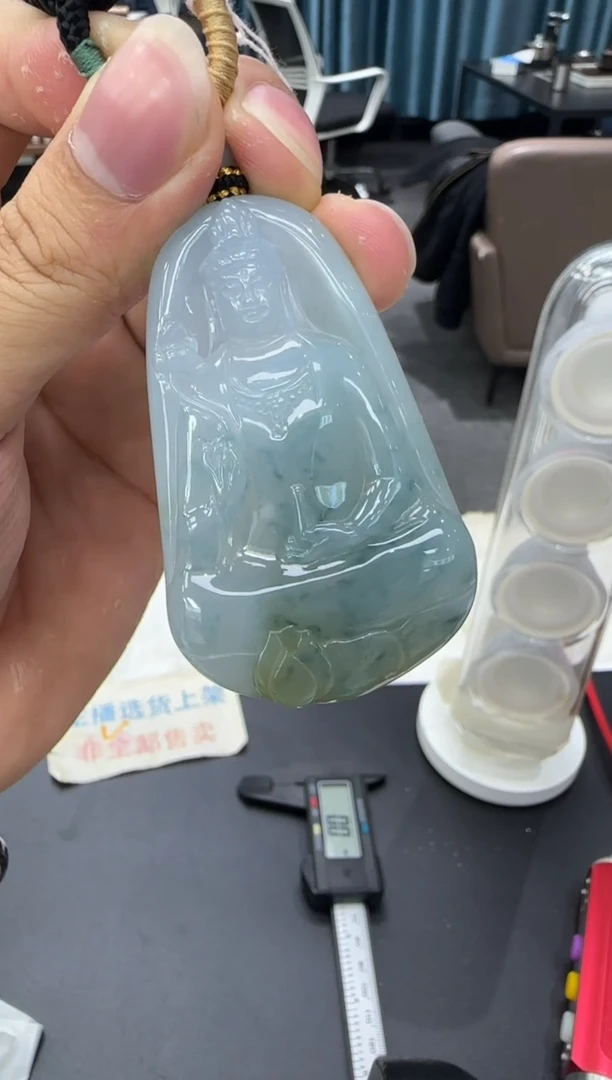 颈饰未镶嵌翡翠小*白天然翡翠A货孤品一件