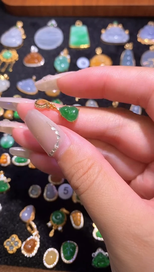 颈饰银S925镶嵌翡翠天然a货翡翠