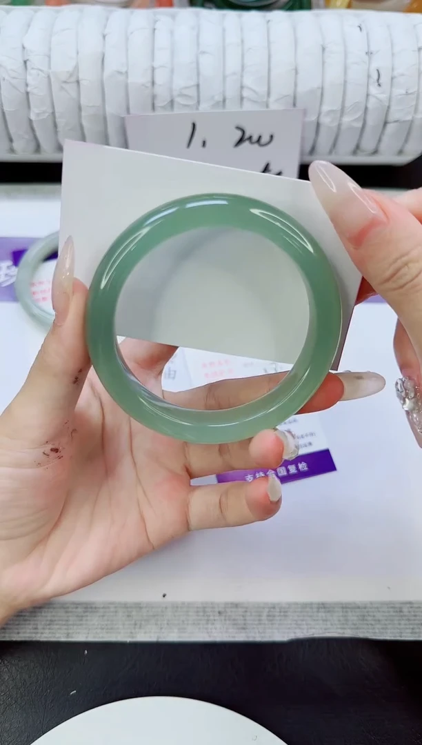 未镶嵌手镯石英质玉52/58