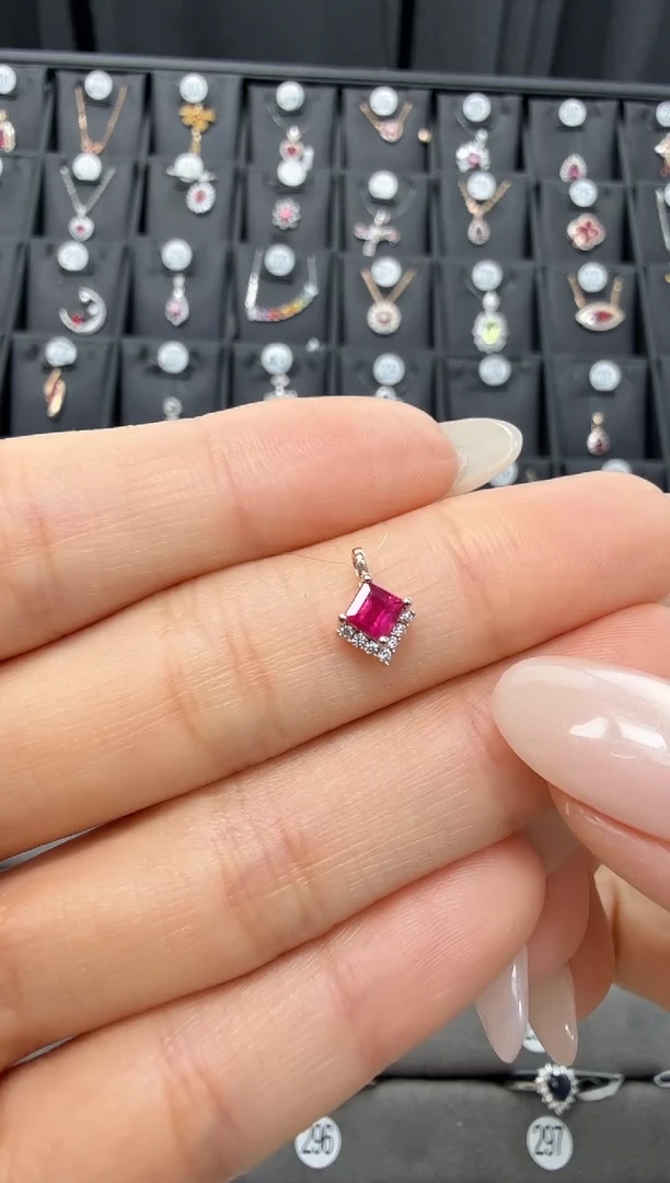 吊坠(不含链)18K金镶嵌红宝石主石0.42克拉