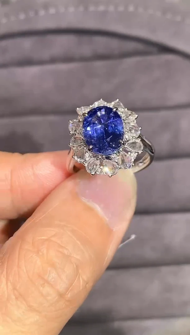 蓝宝石戒指18K金镶嵌【闪购】3.72ct/矢车菊/七天鉴赏