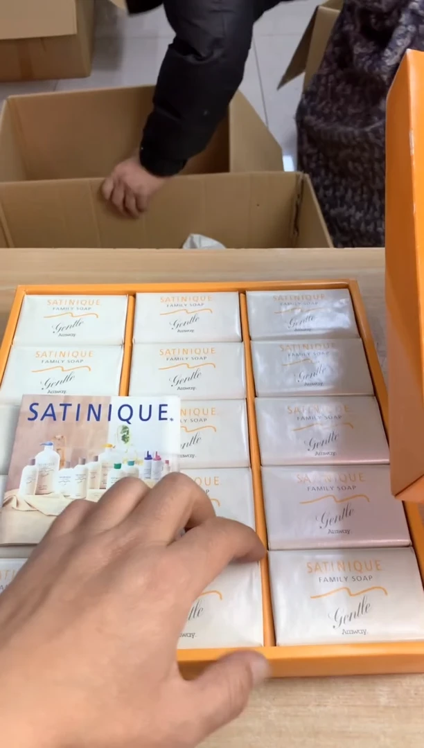 默认微瑕，no退no换，介意勿拍