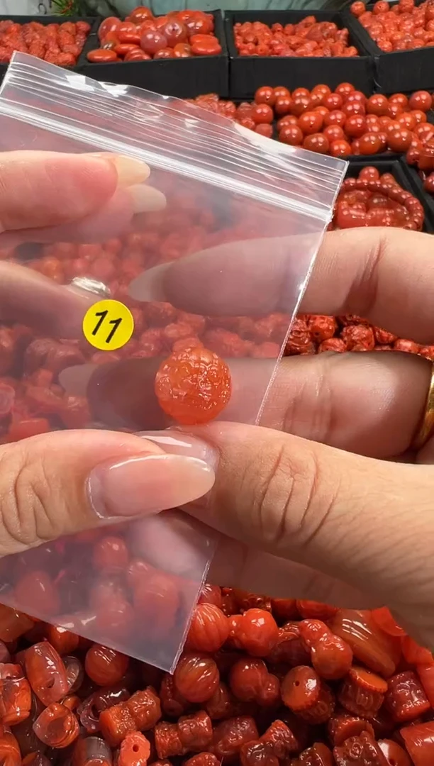 颈饰未镶嵌南红玛瑙1