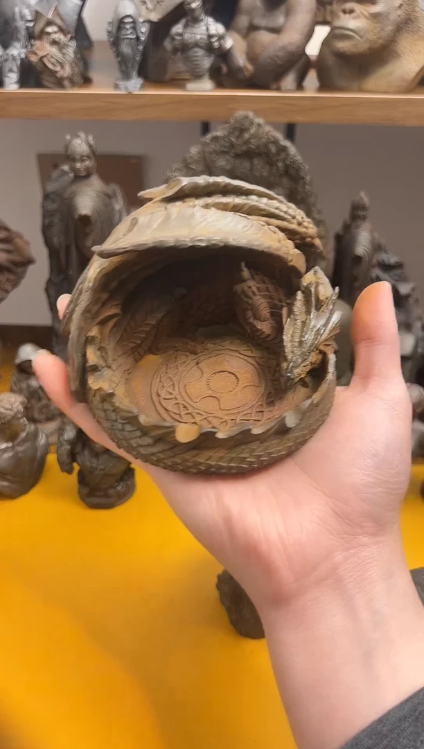 金属实心铁艺---龙形烟灰缸