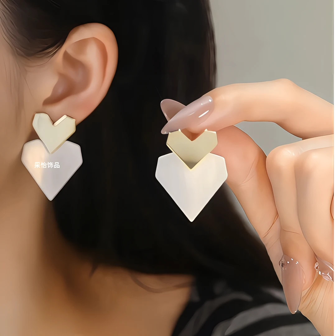 铜合金耳饰 纯情之恋~冷淡风爱心耳钉心形耳环女耳饰拉丝百搭耳饰