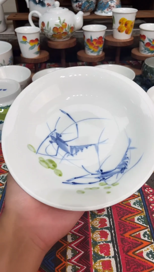 摆件景德镇手工手绘高温油下高白泥陶瓷青花对虾浅盘