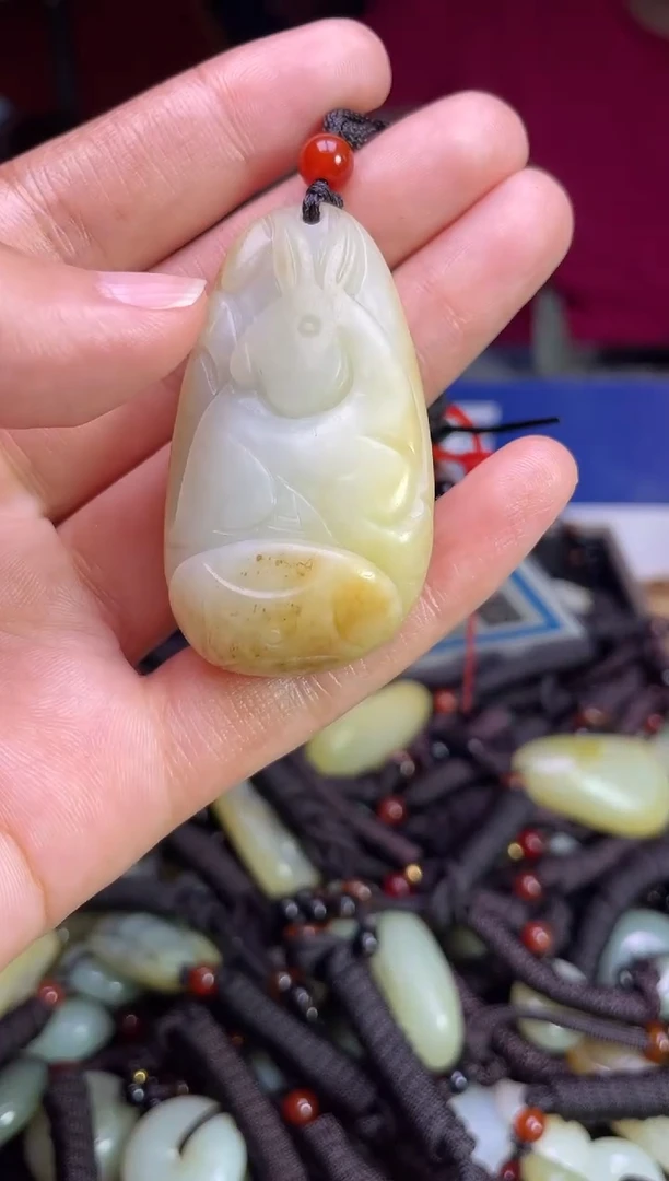 未镶嵌和田玉挂件1