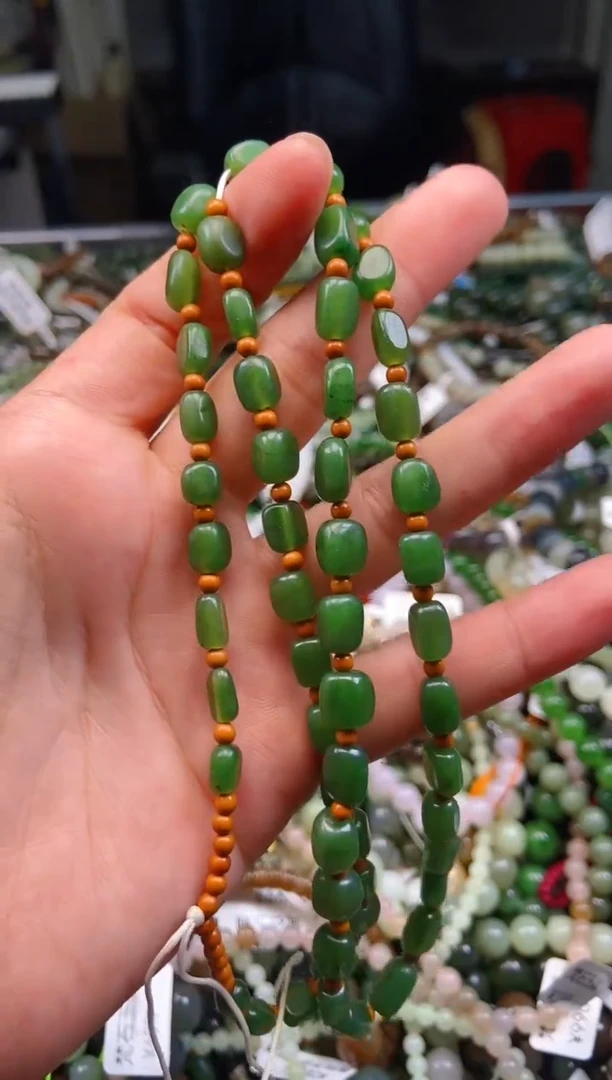 和田玉未镶嵌颈饰1