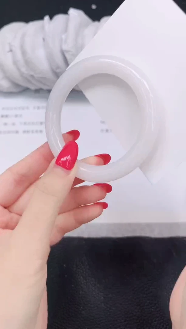 未镶嵌手镯石英质玉48-53.4