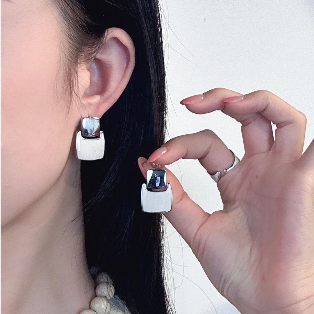 铜合金珐琅耳饰 【放晴】方形小众白红色925银针千金风耳钉【A4637】