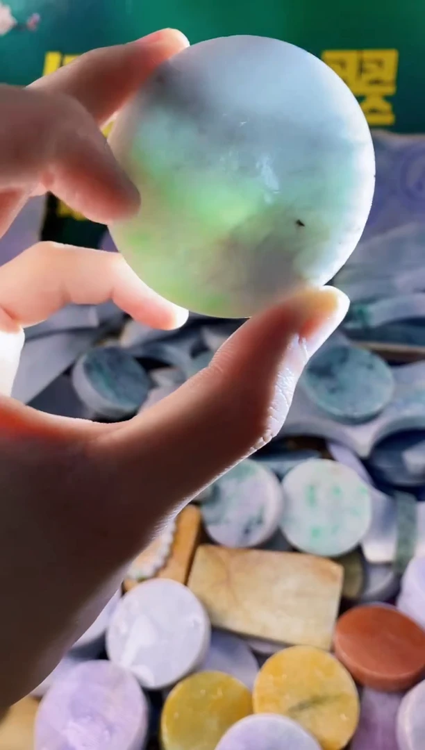 翡翠未镶嵌颈饰纯天然A货翡翠16