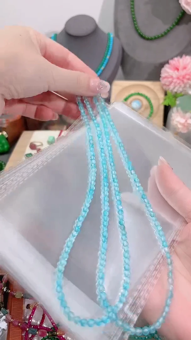 颈饰银S925镶嵌托帕石蓝圆刻99