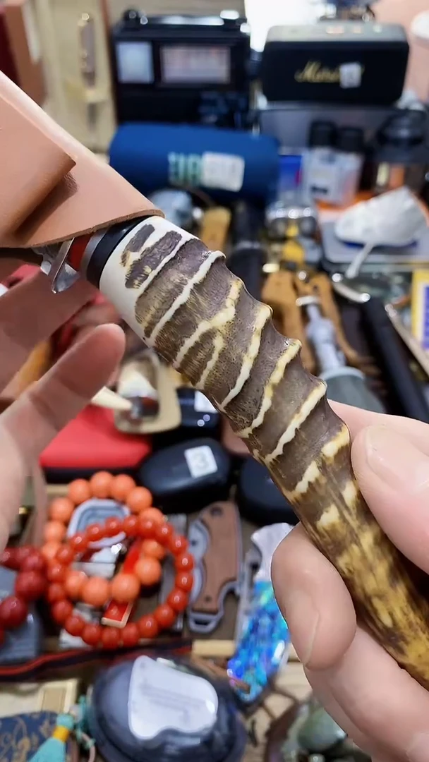 瓷片闪购商品  如图所示