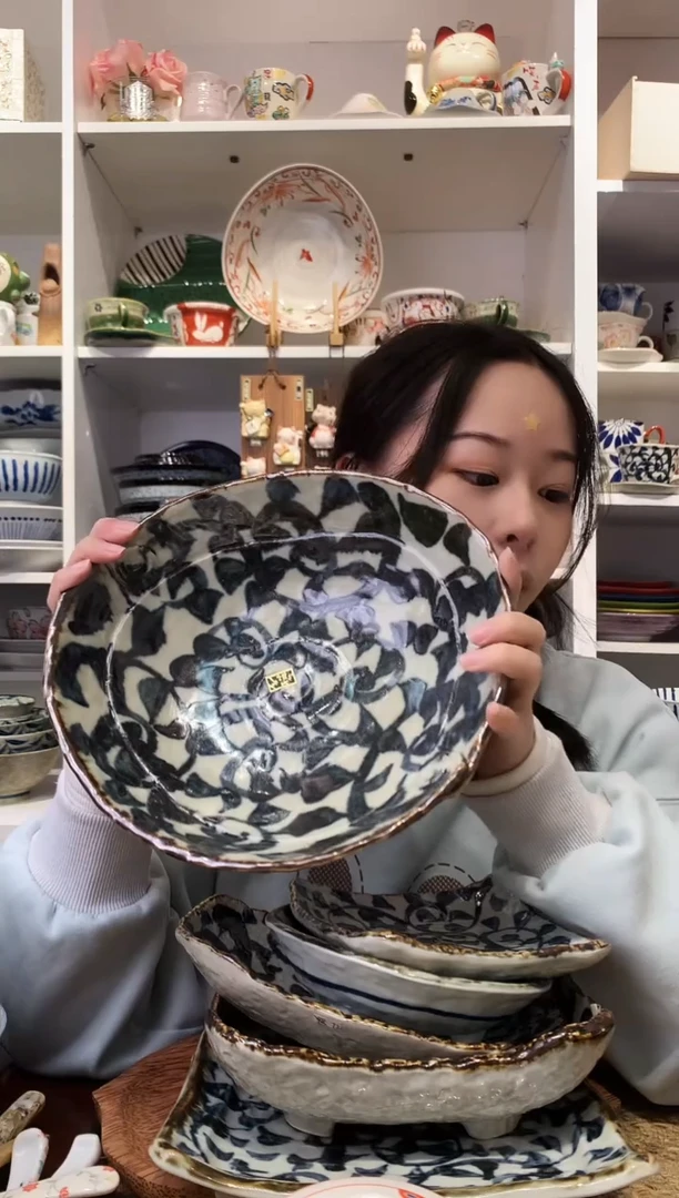陶瓷章鱼唐草三足大钵26cm