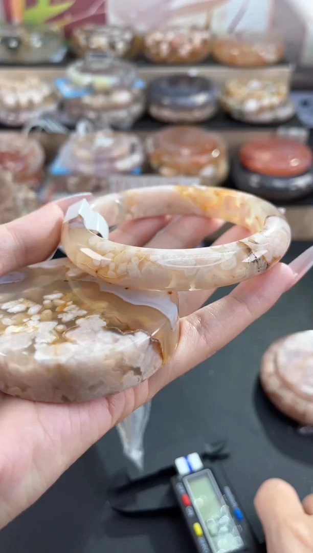 未镶嵌手镯石英质玉61