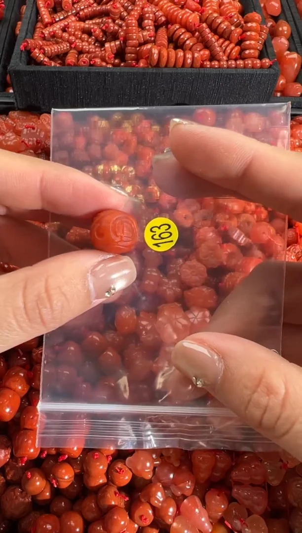 【闪购商品】南红玛瑙颈饰未镶嵌1