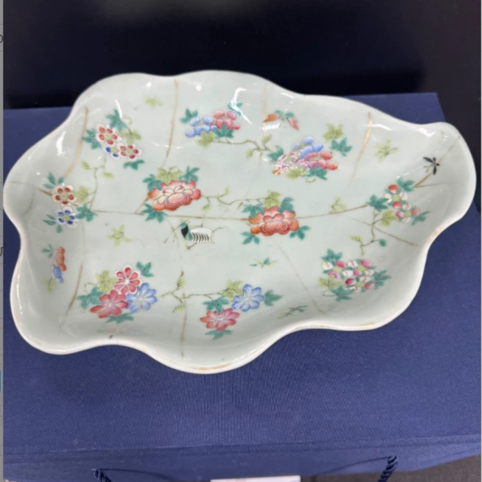 晚清 豆青叶子型高足贡盘XX-0053